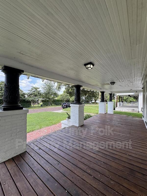 1044 W Lime St - Photo 4 of 21