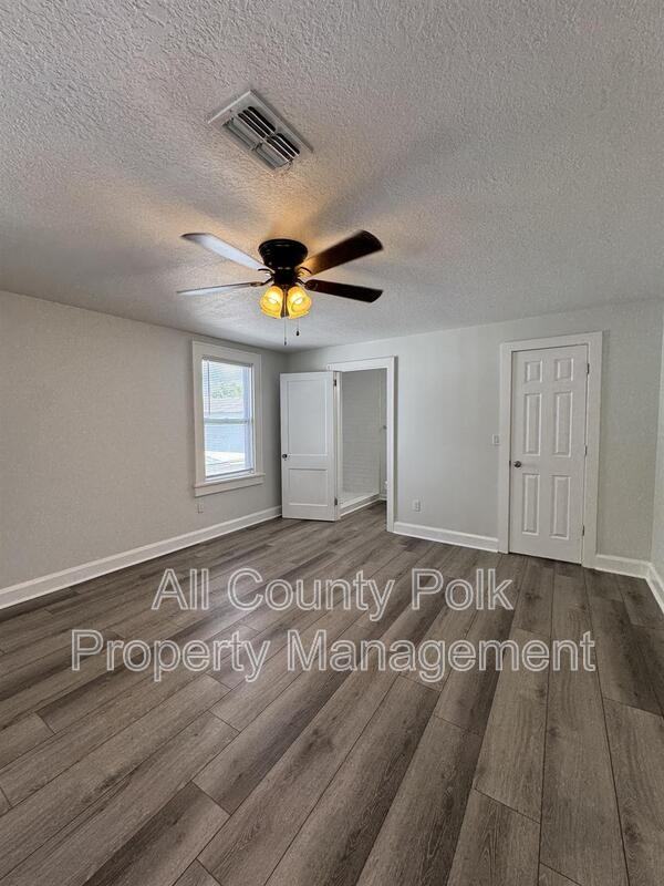 1044 W Lime St - Photo 6 of 21