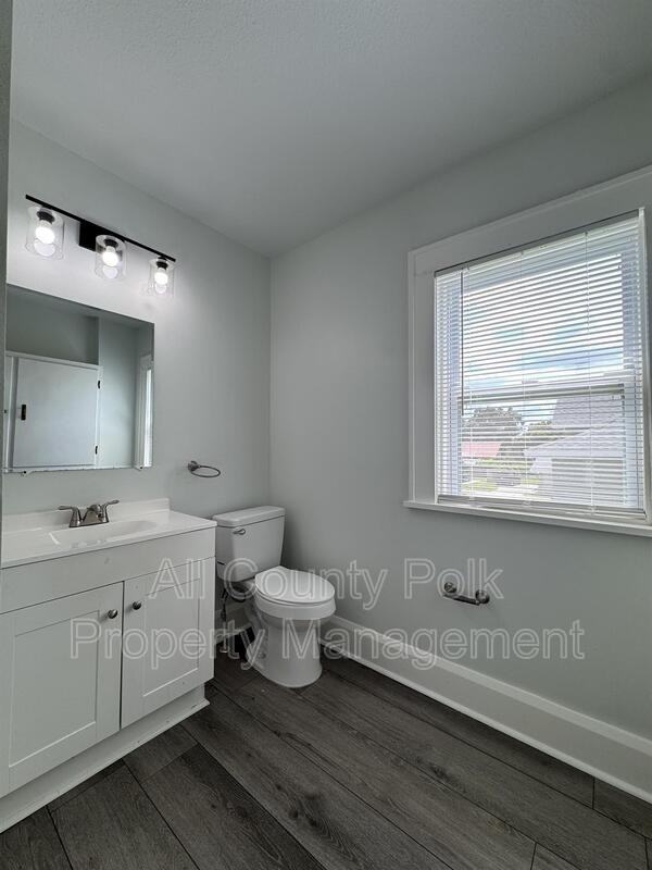 1044 W Lime St - Photo 7 of 21