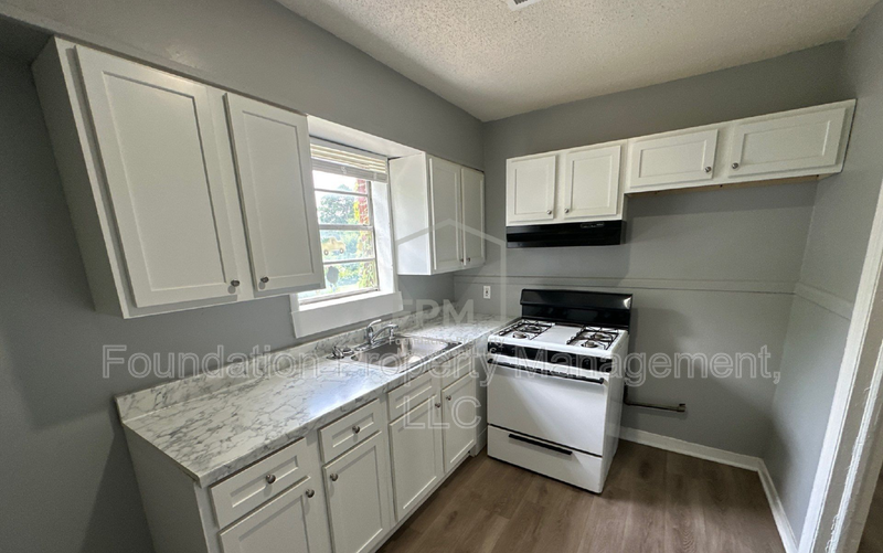 1748 Benning St - Photo 3 of 14