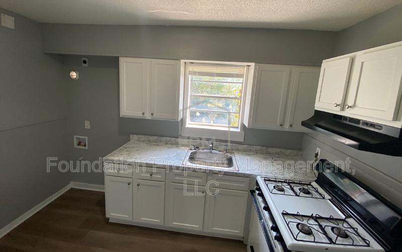 1748 Benning St - Photo 4 of 14
