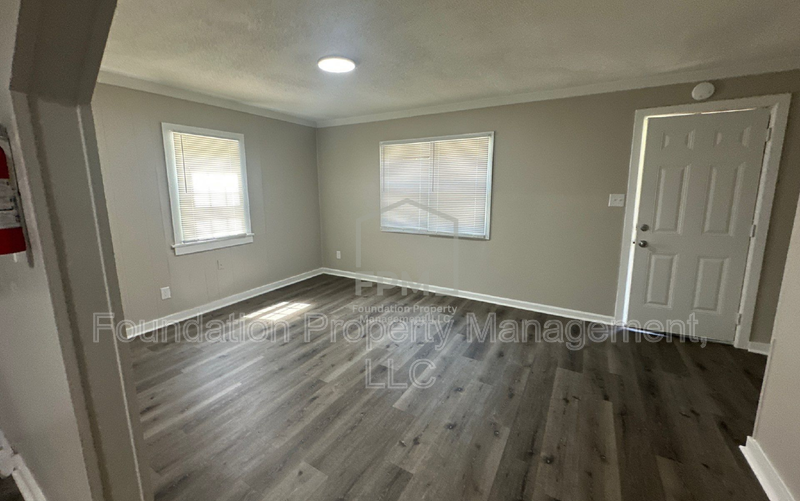 1711 S Sutton Dr - Photo 6 of 13