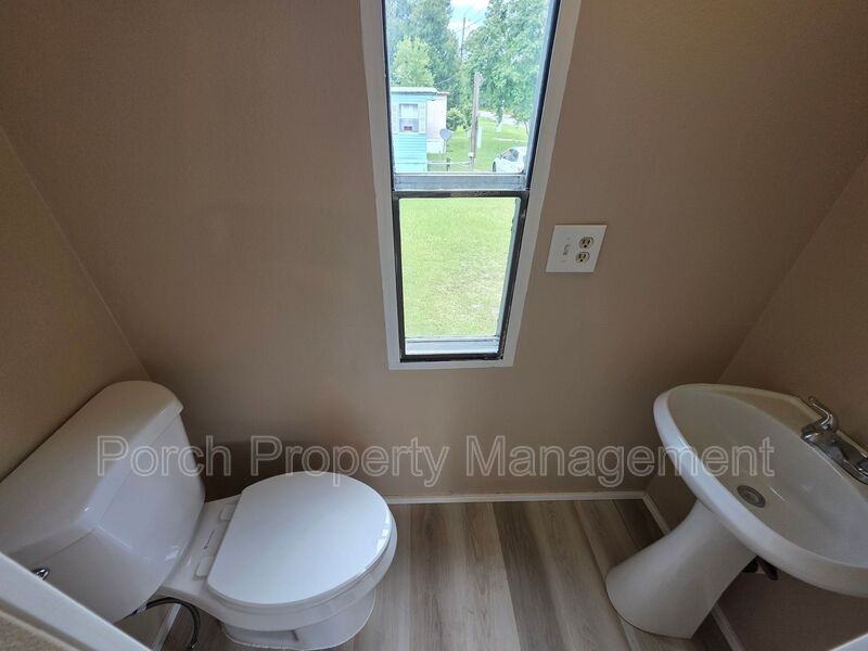 1207 Mills Ave - Photo 7 of 20