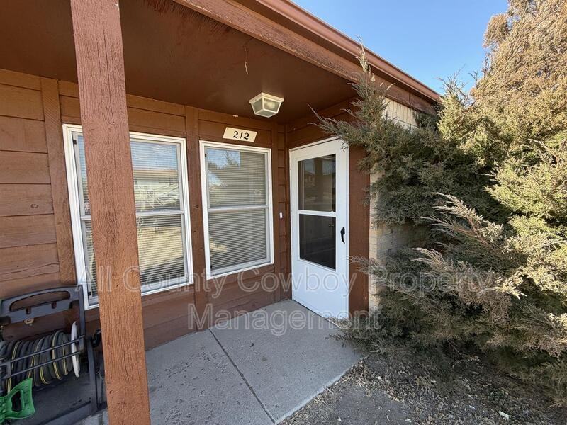 212 Norma Ct - Photo 3 of 11