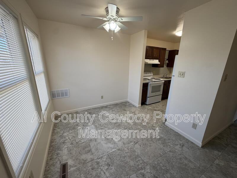 212 Norma Ct - Photo 5 of 11