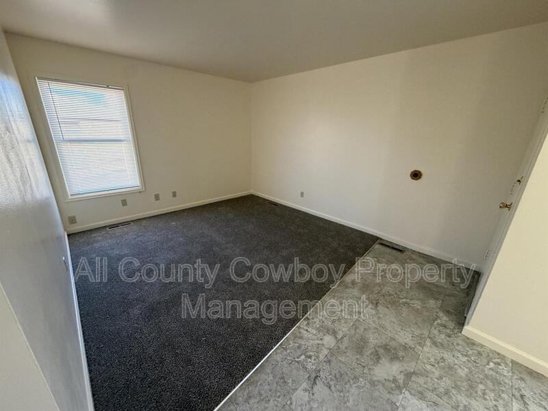 212 Norma Ct - Photo 6 of 11
