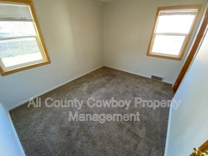 1218 E Flint St - Photo 6 of 8