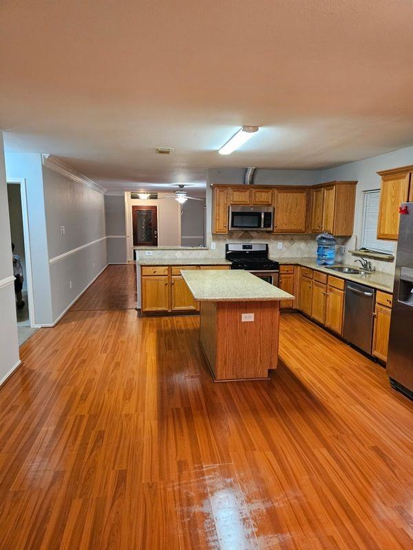 6414 Macquarie Dr - Photo 4 of 9