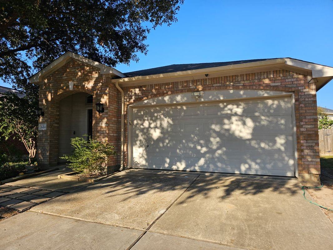 6414 Macquarie Dr - Photo 5 of 9