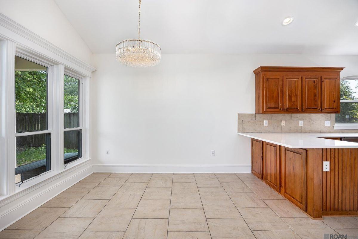 10417 Oakline Dr - Photo 7 of 19