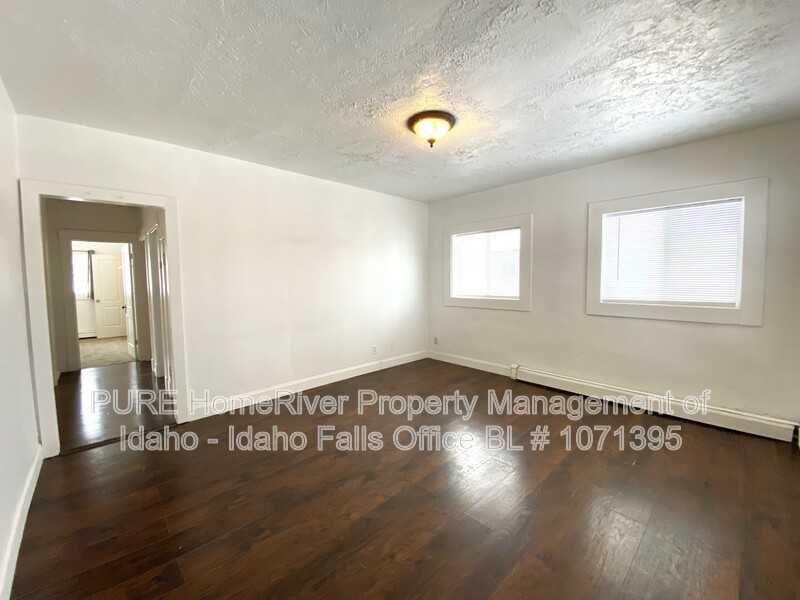 172 E 2nd S #1 - Photo 3 of 12