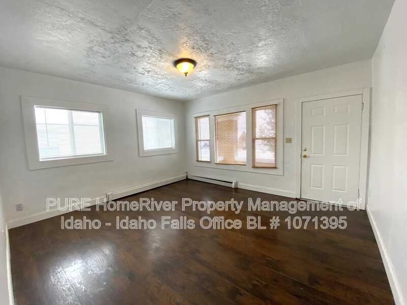 172 E 2nd S #1 - Photo 4 of 12