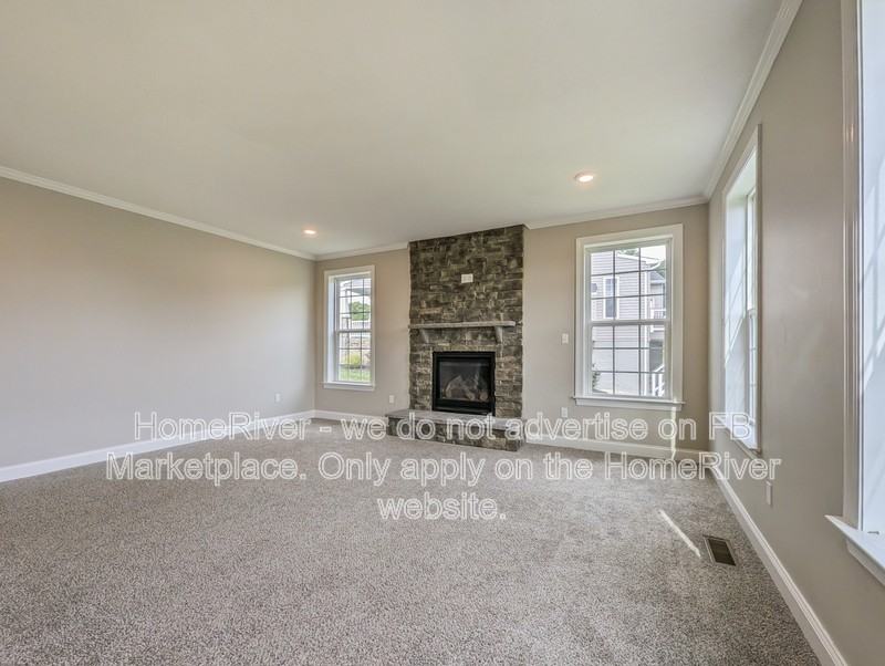 2028 Sir Patrick Dr - Photo 4 of 22