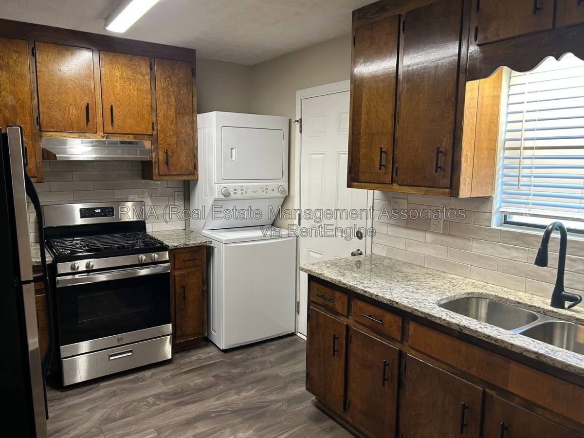 1045 Vineyard Rd #A - Photo 2 of 6