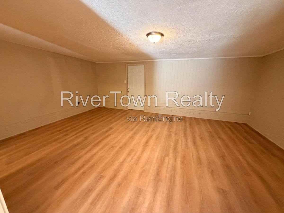 1511 Elkwood Rd - Photo 2 of 8