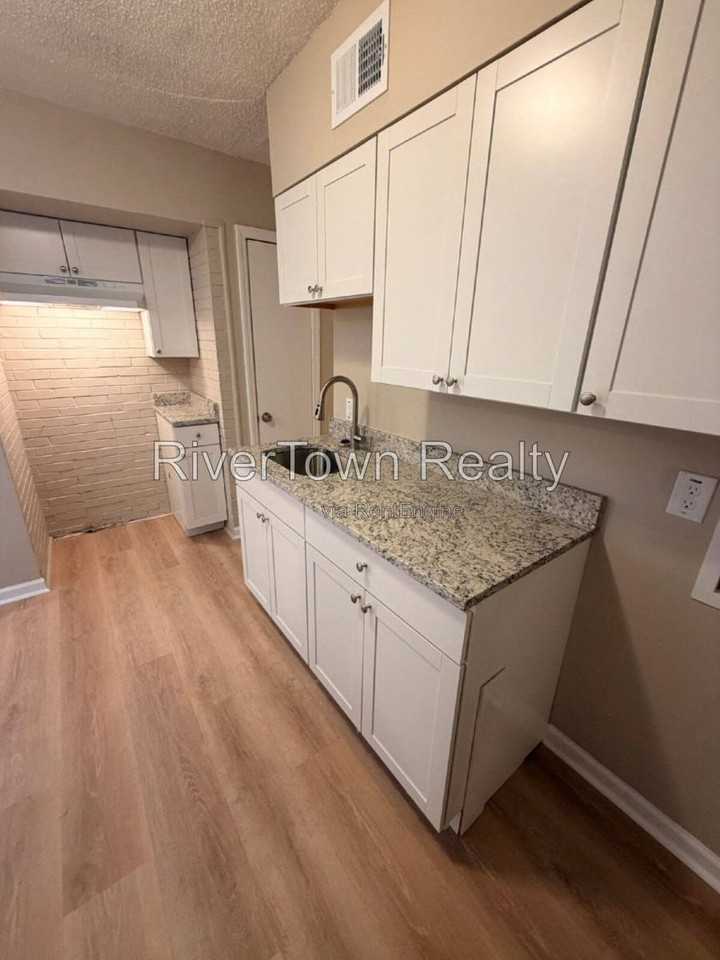 1511 Elkwood Rd - Photo 3 of 8