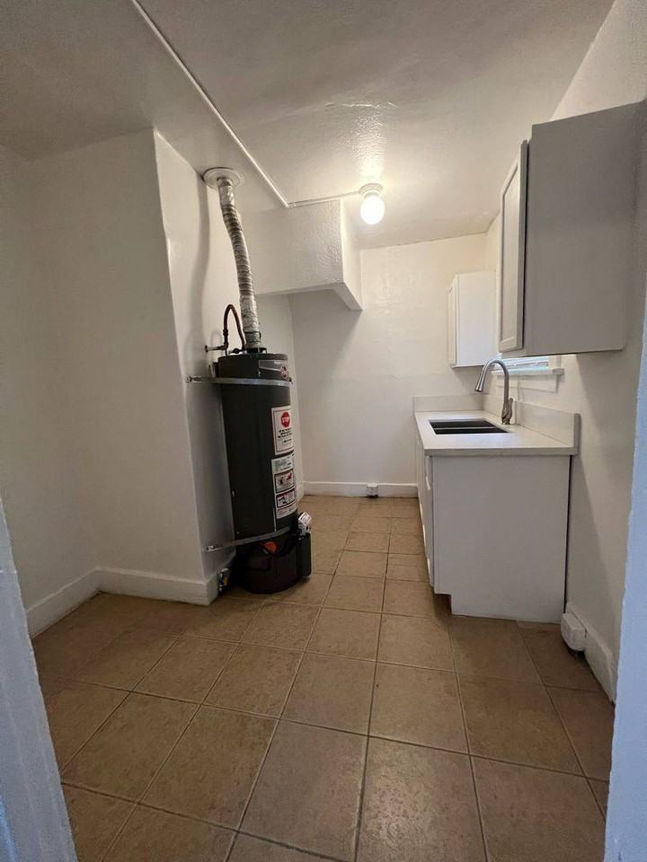 1817 1 2 E Vernon Ave - Photo 4 of 5