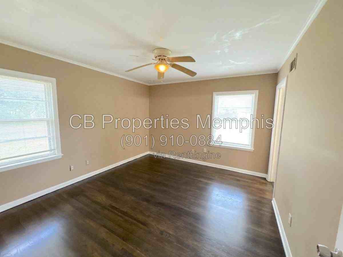1693 S Perkins Rd - Photo 4 of 10