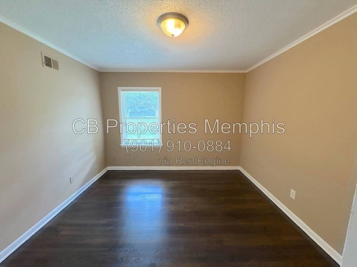 1693 S Perkins Rd - Photo 6 of 10