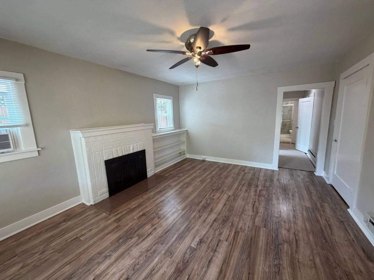 1095 Morris Ct - Photo 3 of 10