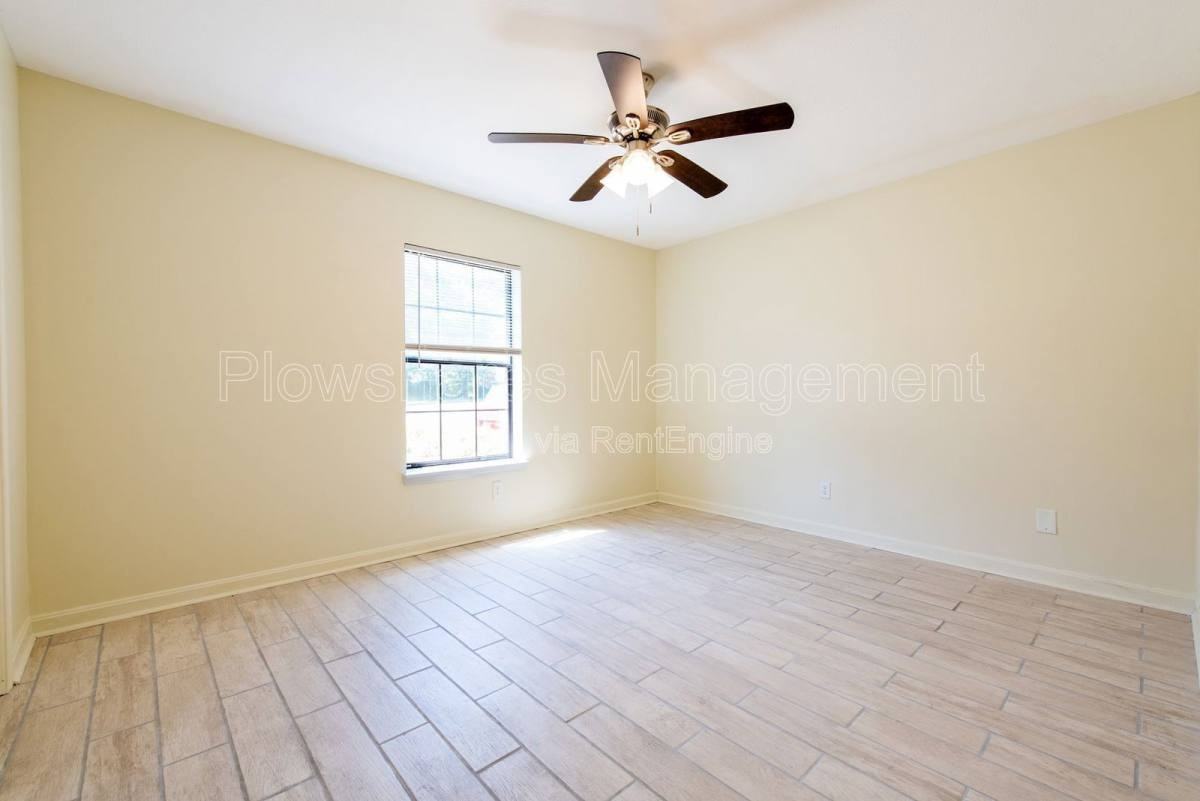 4406 S Brook St #32 - Photo 3 of 10