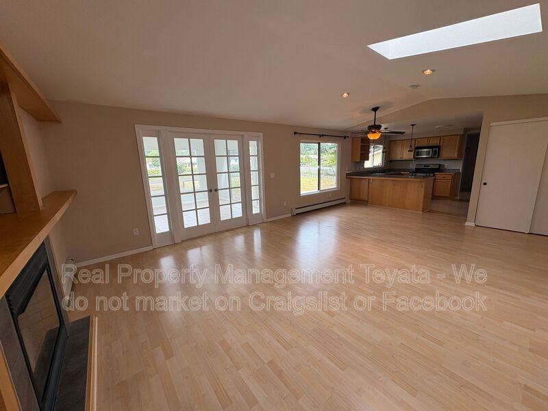 8252 Cowichan Rd - Photo 6 of 25