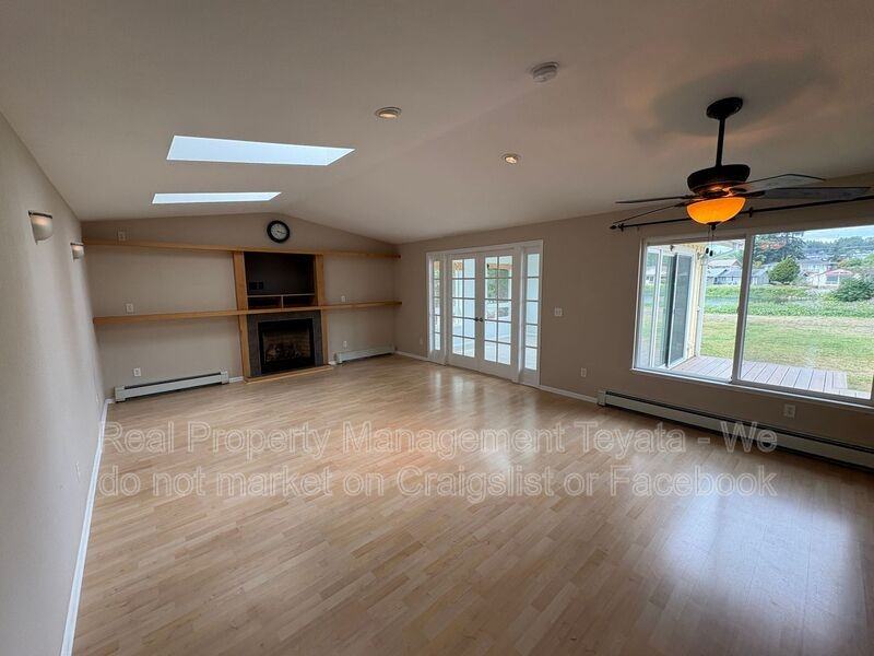 8252 Cowichan Rd - Photo 7 of 25