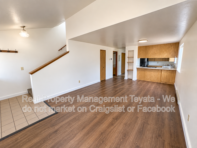 2915 Moore St - Photo 4 of 15