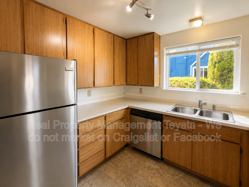 2915 Moore St - Photo 5 of 15