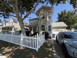 featured image of 1129 Hampton Ave