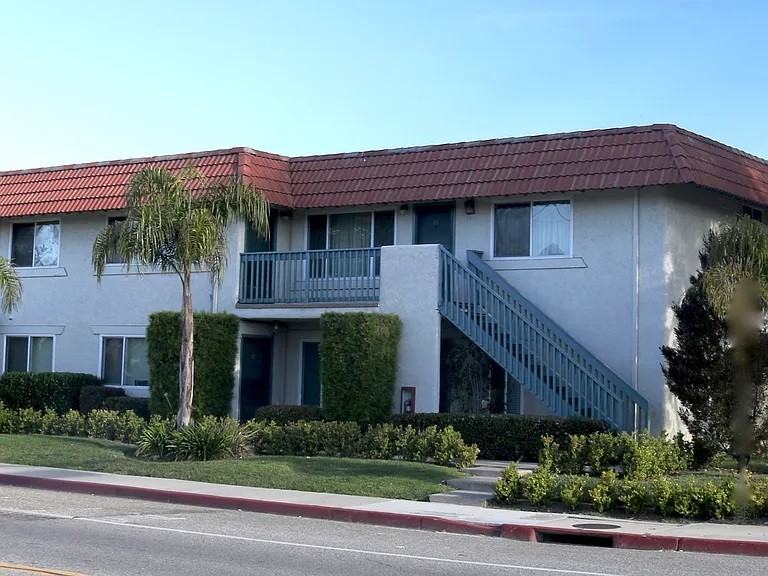 4530 Carpinteria Ave - Photo 7 of 12