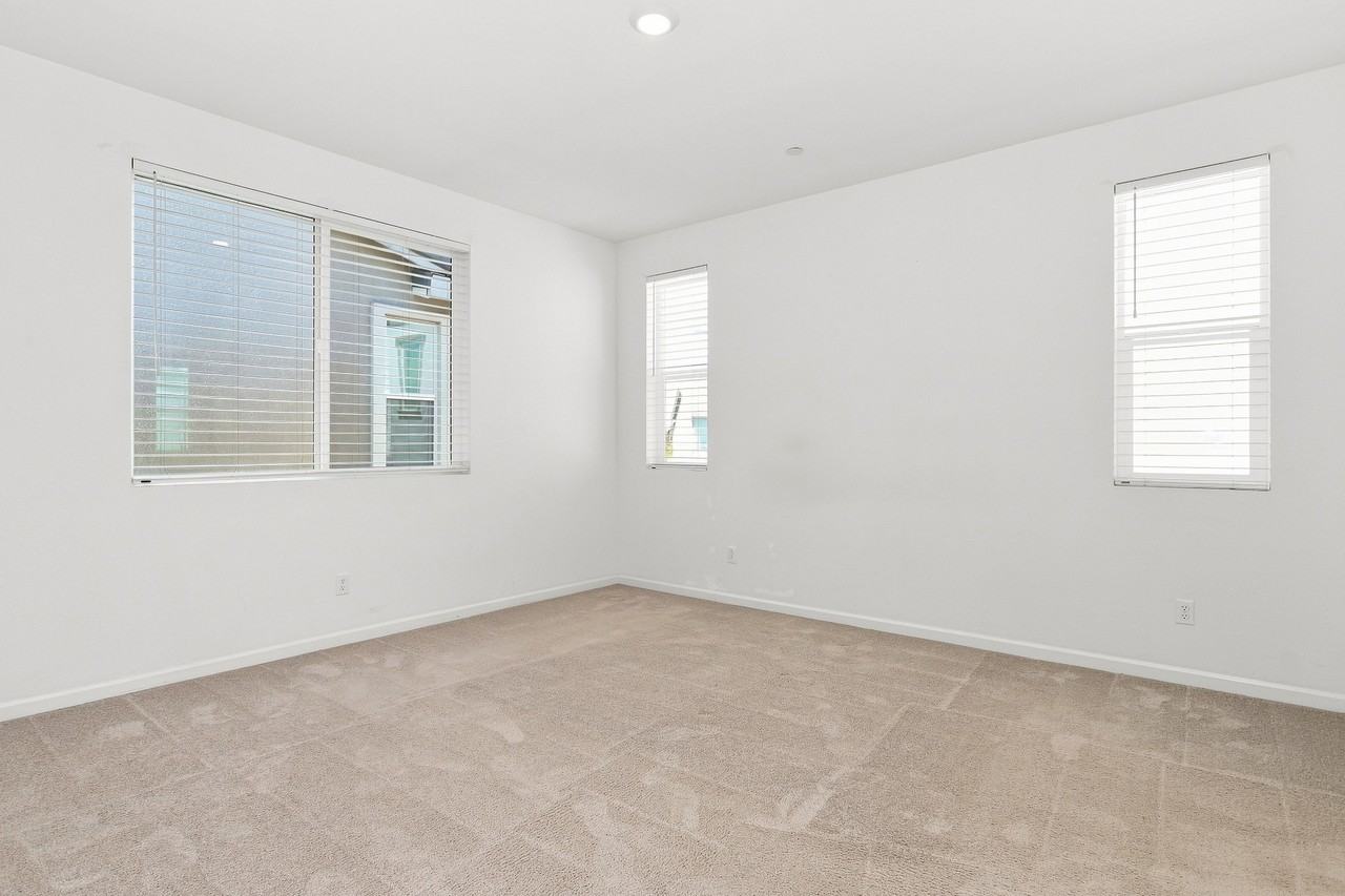1624 Lion St - Photo 3 of 17