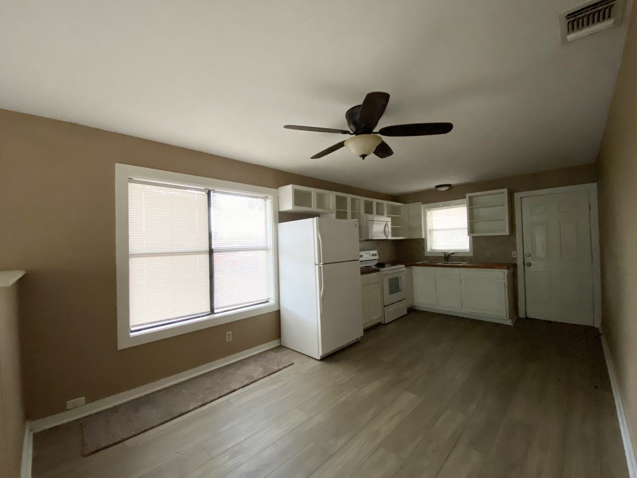 1810 E State Highway - Photo 4 of 11