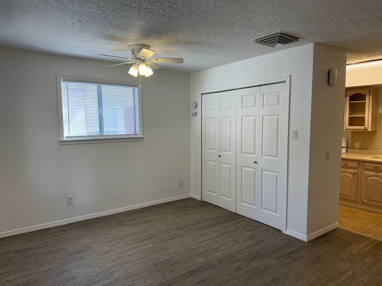 1105 Chelwood Park Blvd Ne - Photo 4 of 13