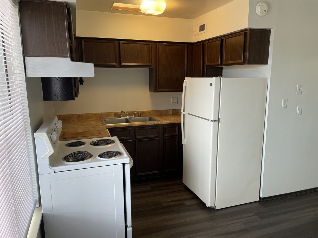 202 Quincy St Ne - Photo 3 of 22