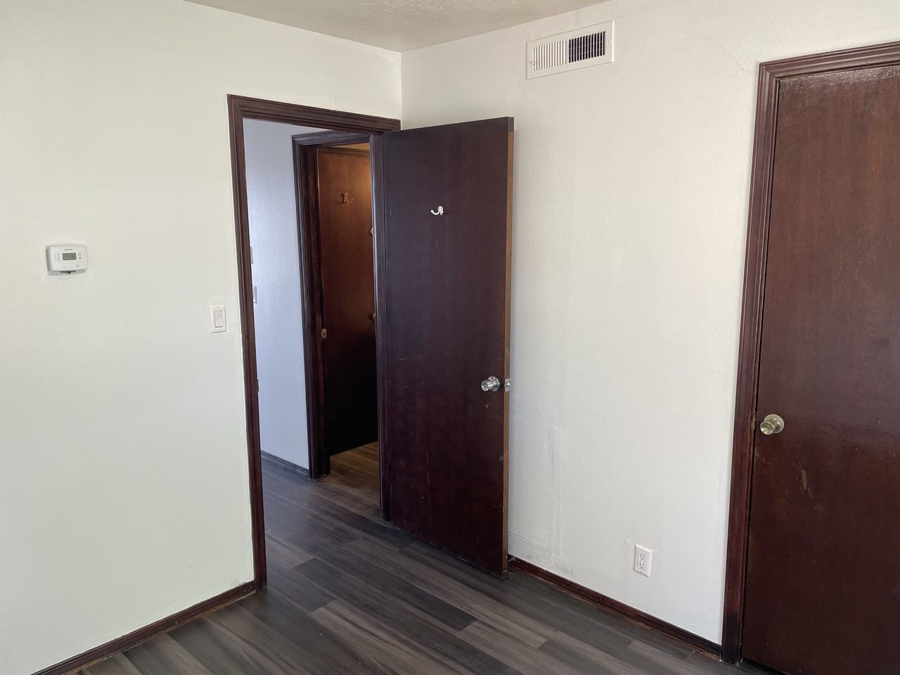 202 Quincy St Ne - Photo 6 of 22