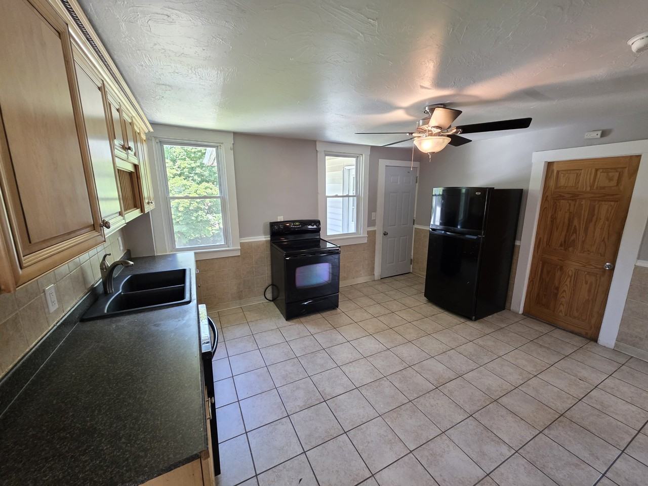 1573 Centerville Rd - Photo 2 of 10