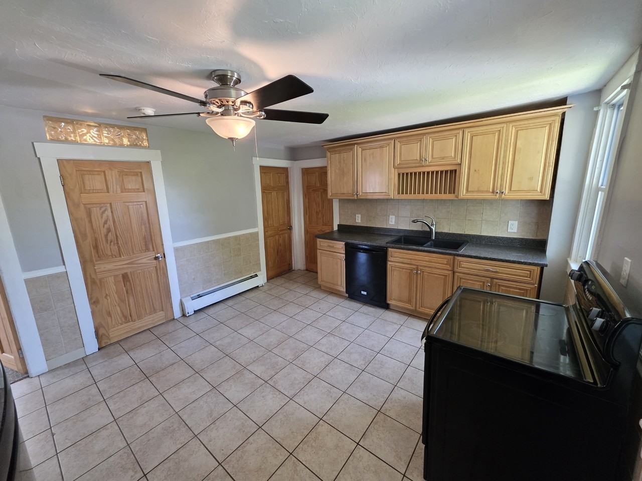 1573 Centerville Rd - Photo 3 of 10