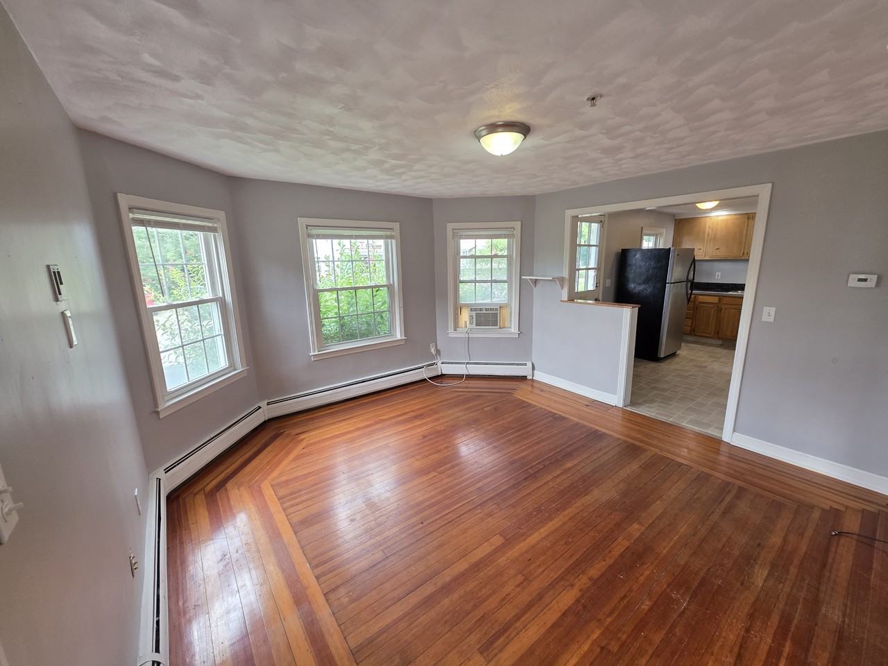75 Dennis St - Photo 2 of 8