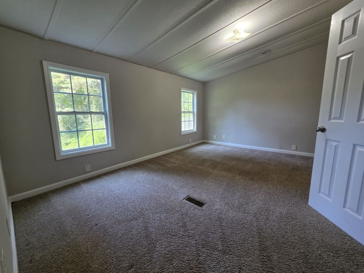 38 Paradise Pl - Photo 4 of 13