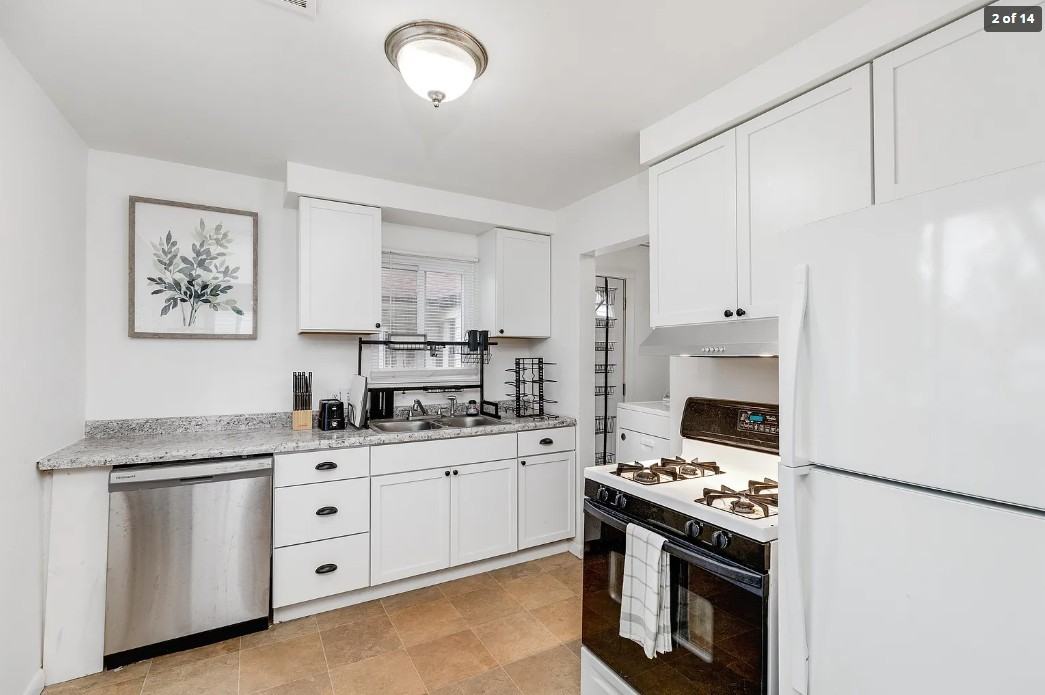28516 Marshall St - Photo 2 of 10