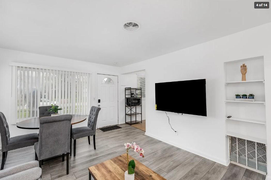 28516 Marshall St - Photo 4 of 10