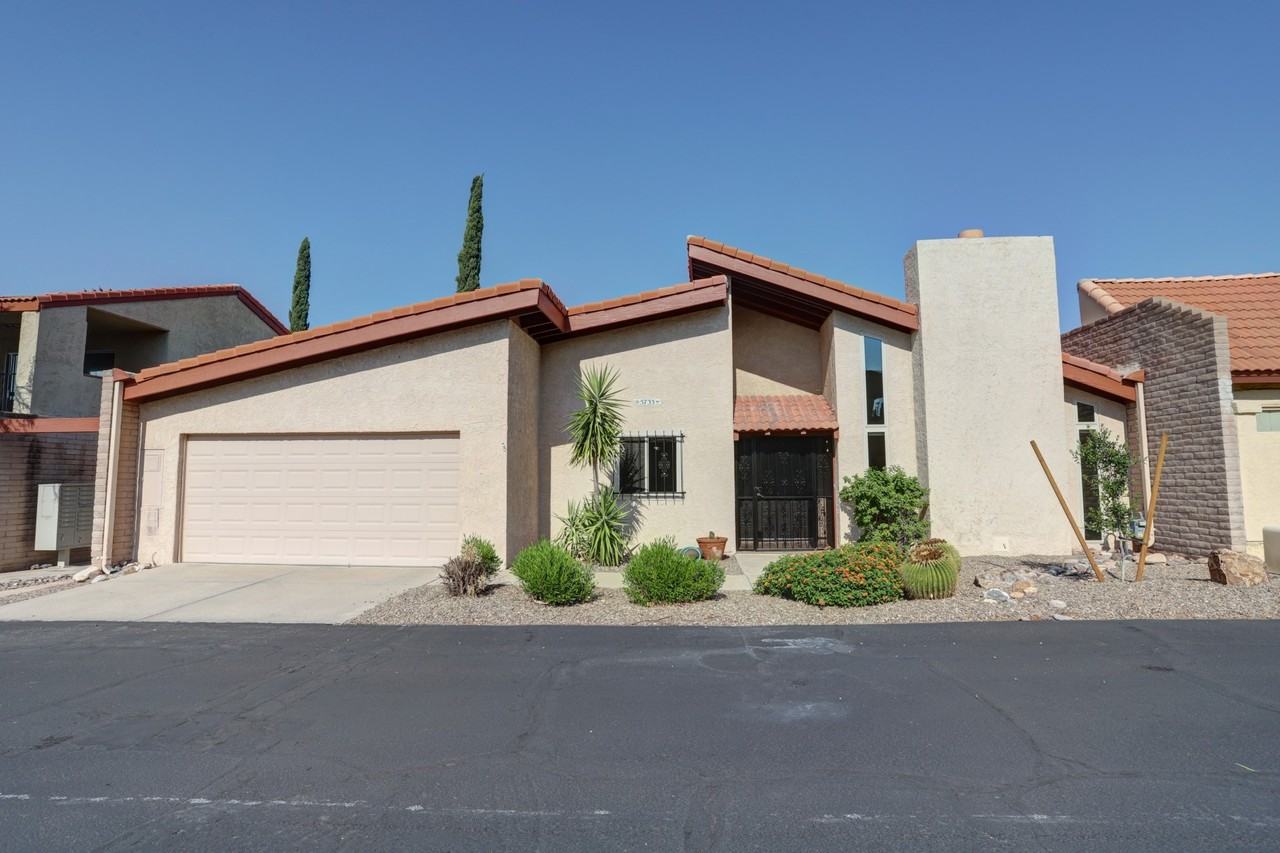 5733 N Camino De Las Estrellas - Photo 2 of 50