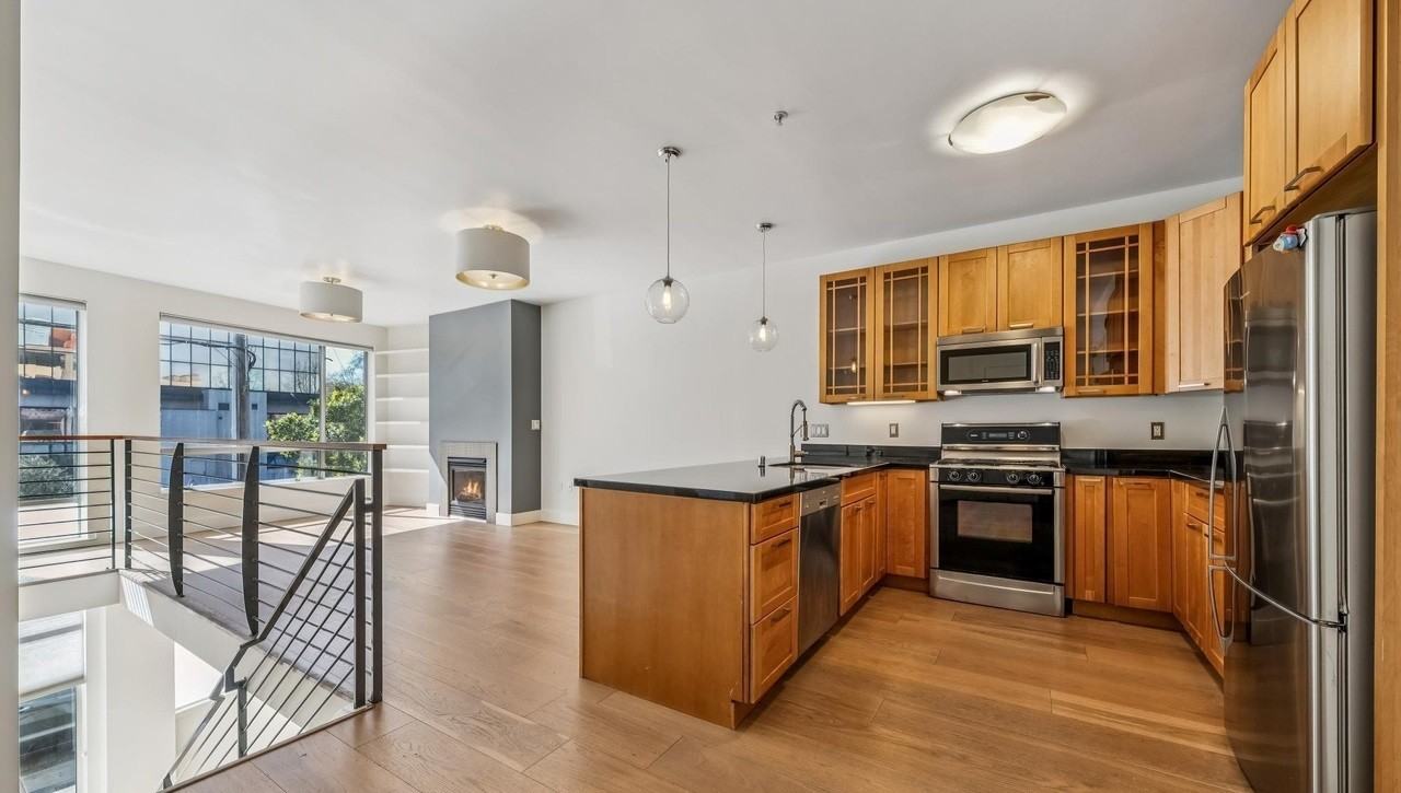2300 Broadway - Photo 2 of 23
