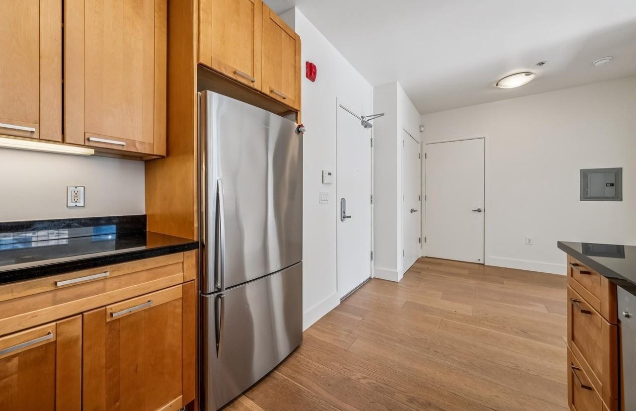 2300 Broadway - Photo 3 of 23