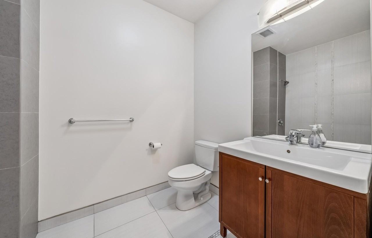 2300 Broadway - Photo 6 of 23