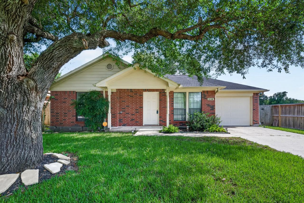 2914 County Road 855b - Photo 2 of 30