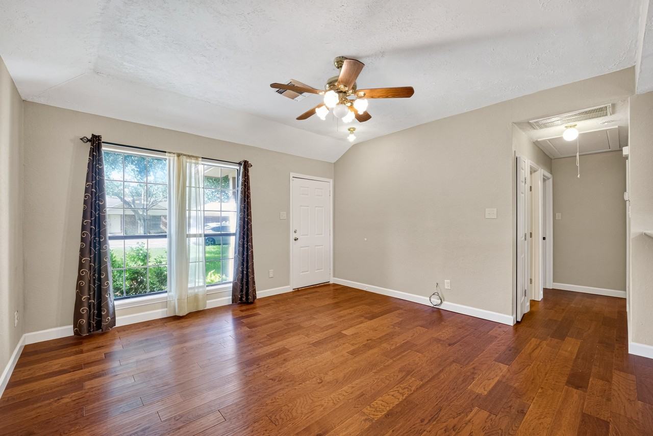 2914 County Road 855b - Photo 5 of 30