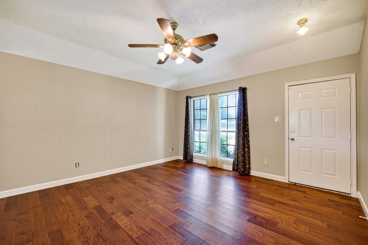 2914 County Road 855b - Photo 7 of 30