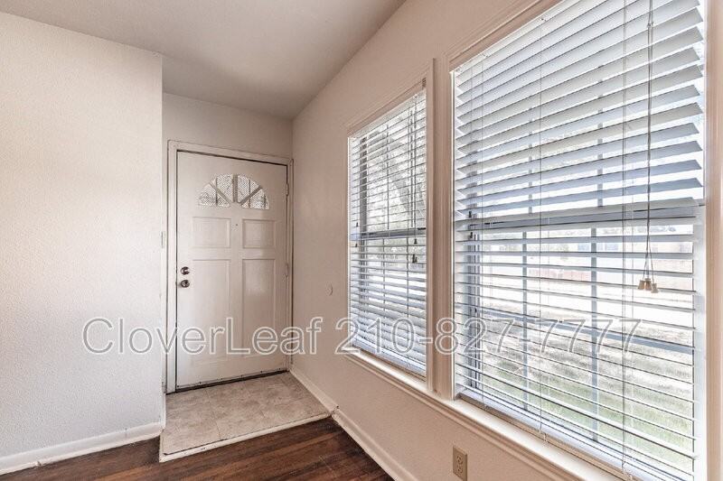 731 Glamis Ave - Photo 5 of 29